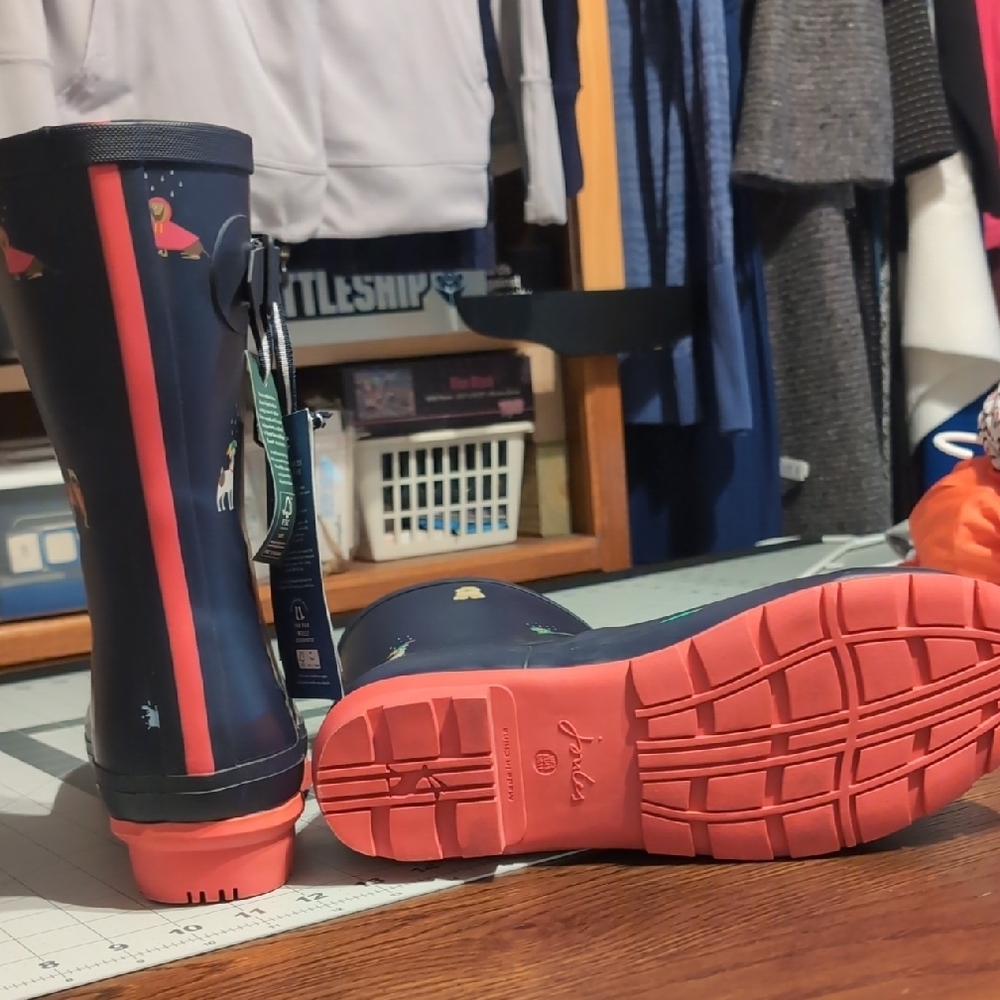 Joules Navy Boots with Vibrant Animal Designs - Picture 2 of 6